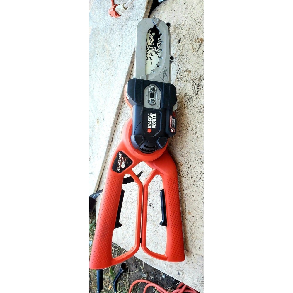 Black & Decker alligator saw